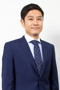 山岸 忠義